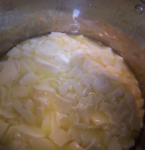 How to Make Mozzarella Cheese: Stirring the Curds