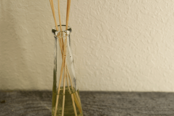 how to make a reed diffuser