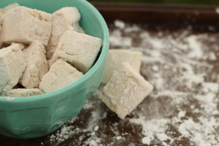 How to Make Homemade Marshmallows (naturally-sweetened)