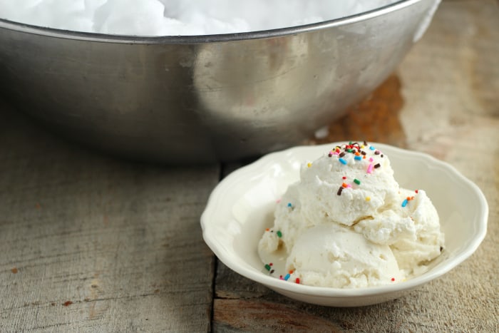 old-fashioned snow ice cream recipe make with maple syrup