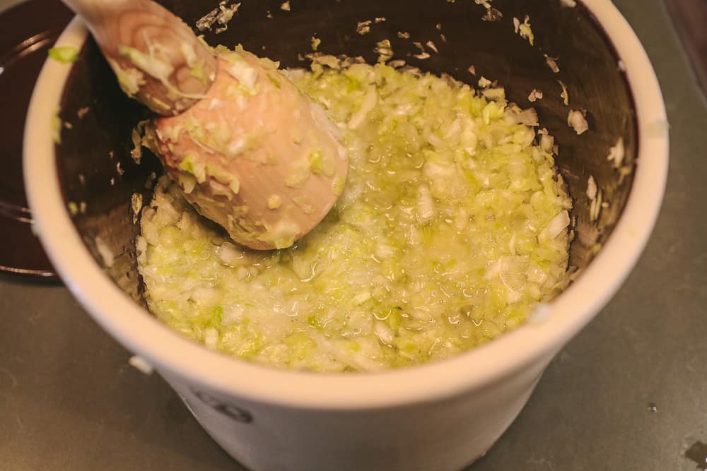 making sauerkraut in ferment crock