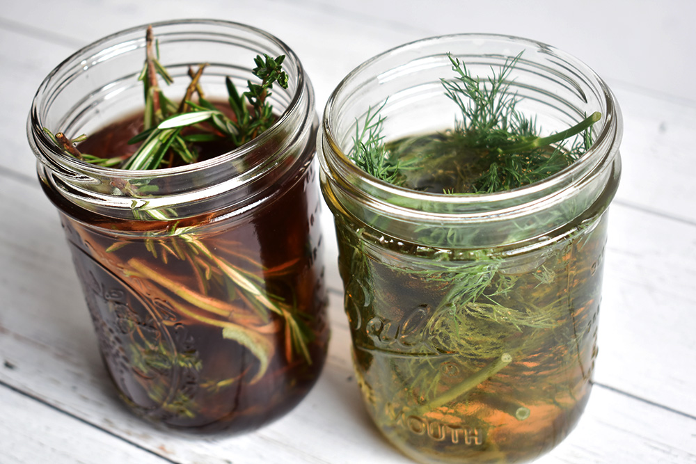 How to Make Herbal Vinegar